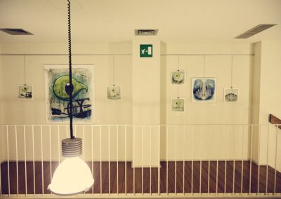 Opere di Emmsì e Lario Moon alla mostra di Milano, marzo 2026