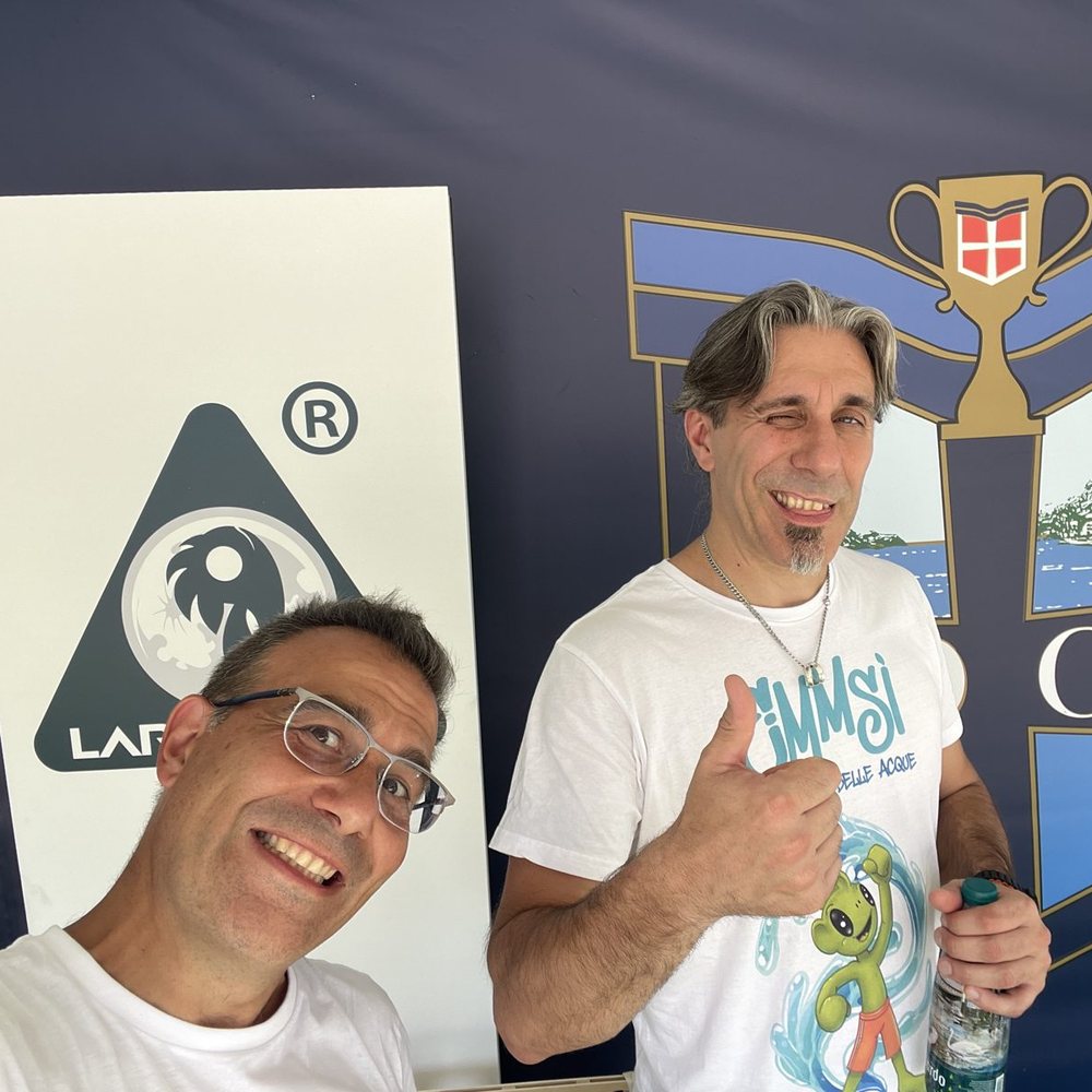 Fabrizio Chierichetti e Luigi Sabadini allo stand Lario Moon della Como Cup 2026